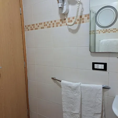 Leonum Bed & Breakfast 3*