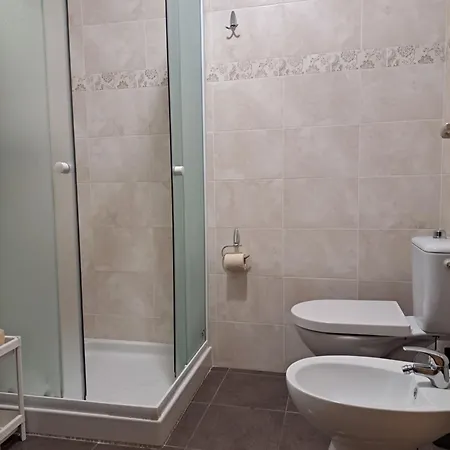 Leonum Bed & Breakfast 3*