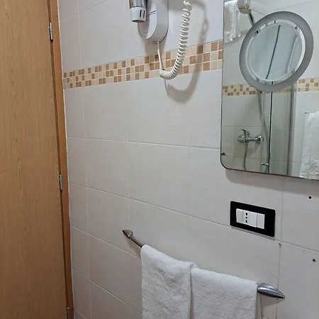 Leonum Bed & Breakfast 3*