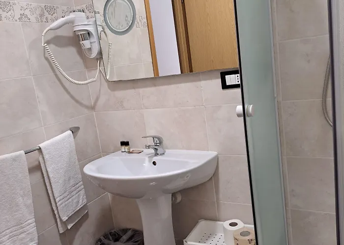 Leonum Oda ve Kahvaltı 3*